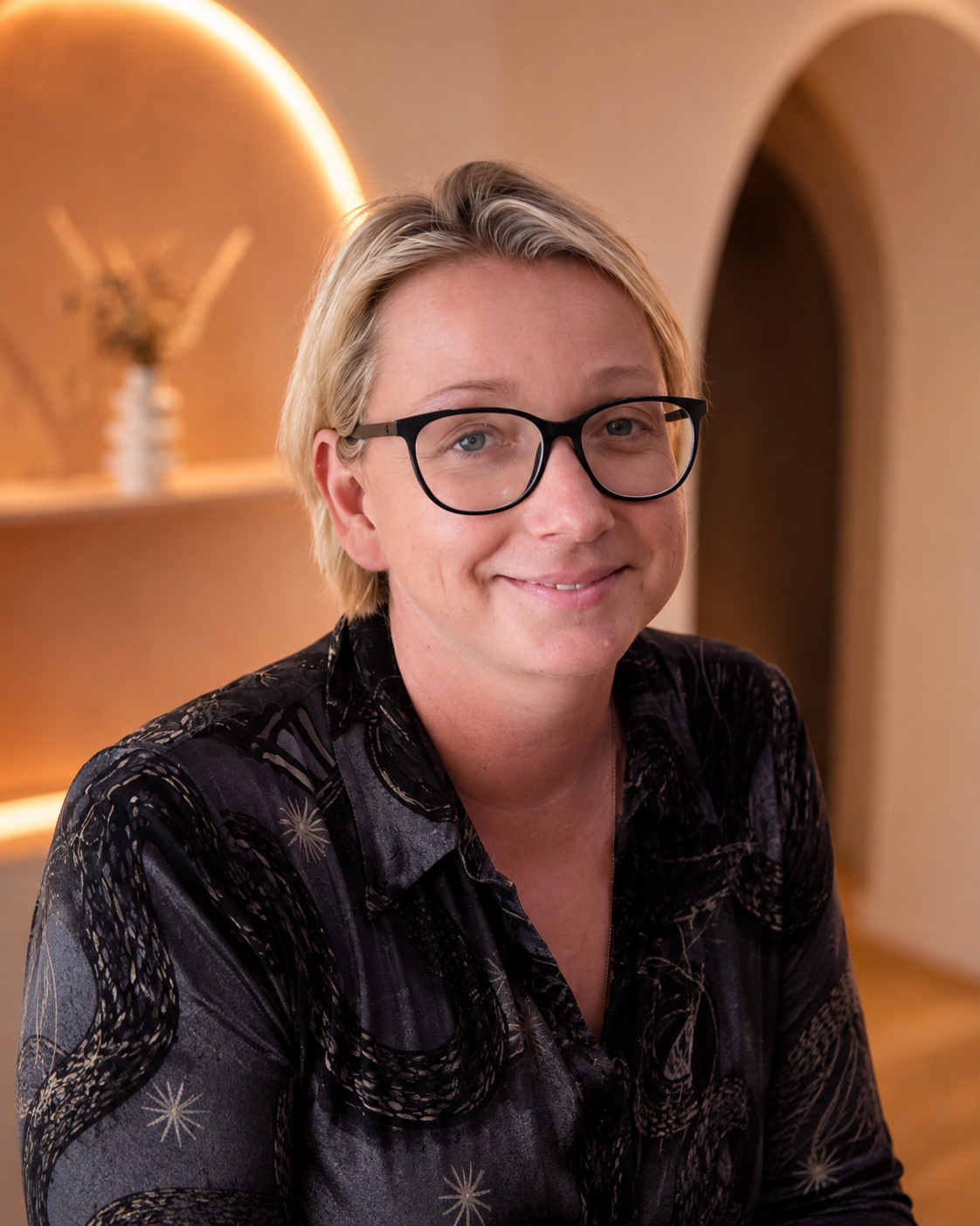 Beate Scheffler – Diplom-Biologin und Geschäftsführerin der Intercosmed GmbH